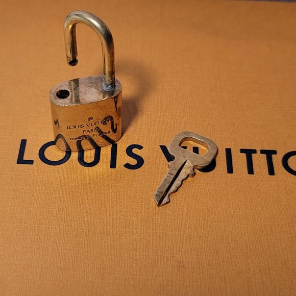 Authentic Louis Vuitton Lock & Key #301 - Picture 2 of 7